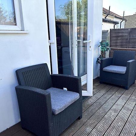 Spacious Holiday Home Near Tube Station - By Starlet Stays Londyn Zewnętrze zdjęcie