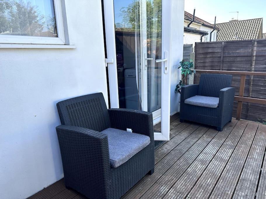 Spacious Holiday Home Near Tube Station - By Starlet Stays Londyn Zewnętrze zdjęcie